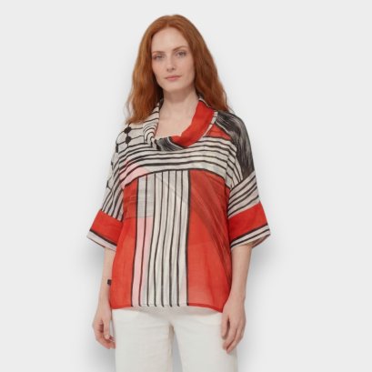 เสื้อผู้หญิงคอเต่า - สีแดง : ลายแอปสแตรคลายทางสีขาว