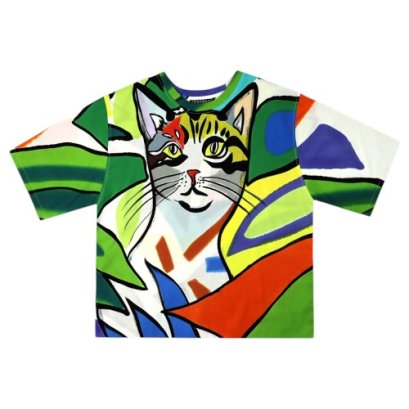 Over size t-shirt - White : A kitten stares with its colorful fur blending into the garden.