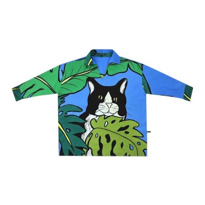 เสื้อเชิ้ตแขนยาวผู้หญิง - สีน้าเงิน : ลายแมวดำกลางใบไม้เขียวบนพื้นฟ้า