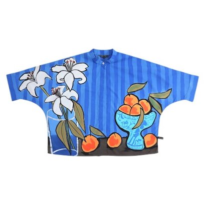 เสื้อเชิ้ตผู้หญิงปกคอจีนปีกค้างคาว - สีน้ำเงิน : ลายแจกันดอกไม้และชามผลไม้