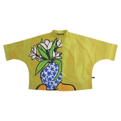 เสื้อเชิ้ตผู้หญิงปกคอจีนปีกค้างคาว - สีทอง : ลายดอกไม้สีขาวกับแจกันแห่งความทรงจำ