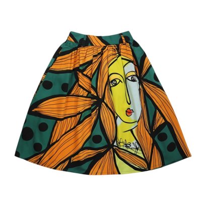 Woman Elastic Skirt - Green : Woman Elegance with Brown Hair