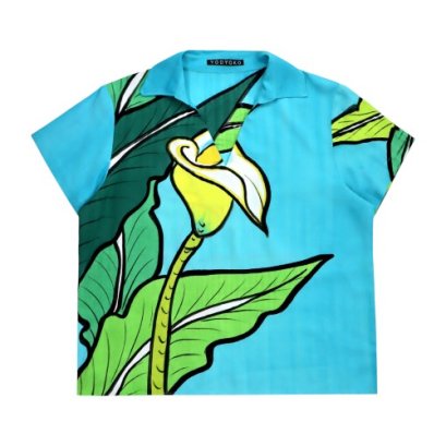 เสื้อผู้หญิงคอปก - สีฟ้า : ลายดอกคาลล่าบนพื้นฟ้า