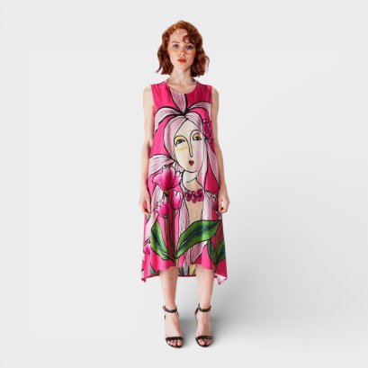 เดรสสีชมพู : ลายผู้หญิงกับดอกไม้สีชมพู