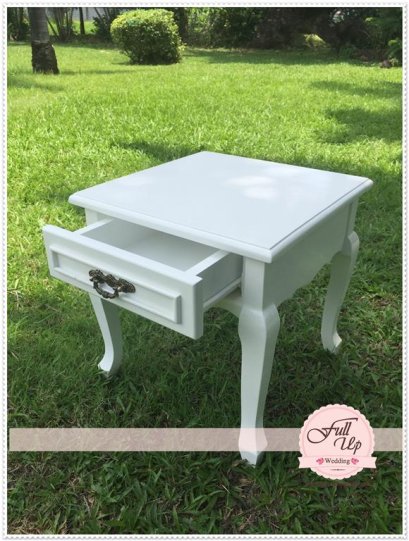 โต๊ะสี่เหลี่ยมจตุรัสมีลิ้นชักสีขาว สไตล์วินเทจ