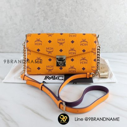 U​n Used  M​C​M  Millie Flap Crossbody Medium Calf สี​ส้มโลโก้ม่วง ใหม่มากๆค่าสภาพสวยเว่อร์ Size​ 9.2นิ้ว