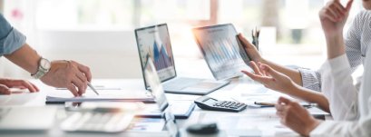 ตัวแทนประกันชีวิตกำลังฝึกอบรมทักษะทั้ง Hard Skills และ Soft Skills เพื่อบริการลูกค้า