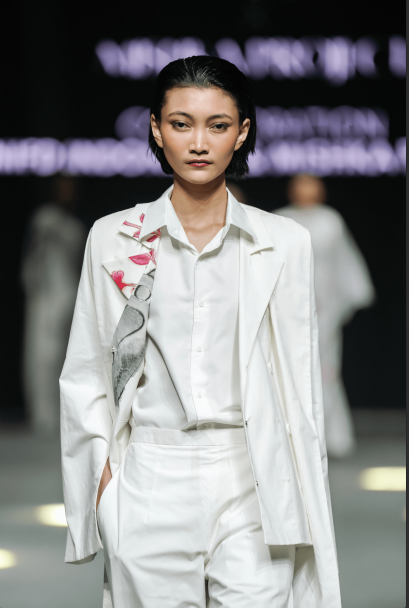 Hadia Blazer by MISHKA PROJECT
