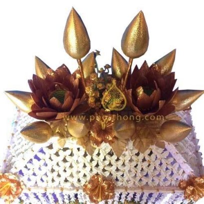 ฝาครอบผ้าไตร (ดอกไม้คลุมผ้าไตร)