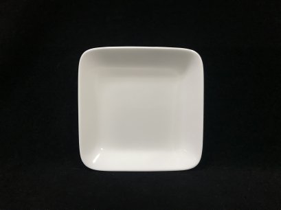 จานสี่เหลี่ยม 5.5 นิ้ว