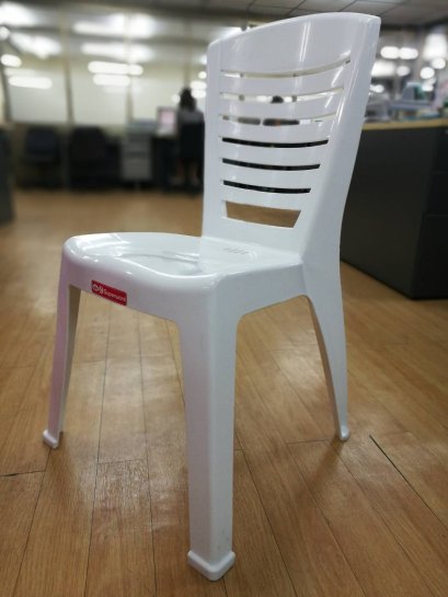 เก้าอี้มีพนักพิง สีขาว