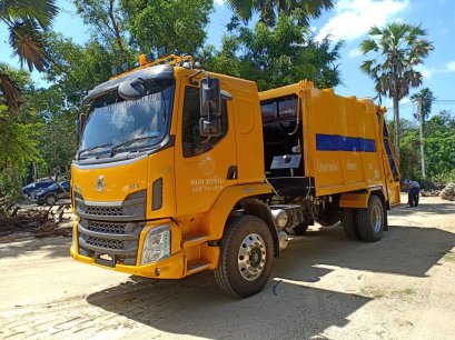 รถบรรทุกอัดขยะแบบอัดท้าย