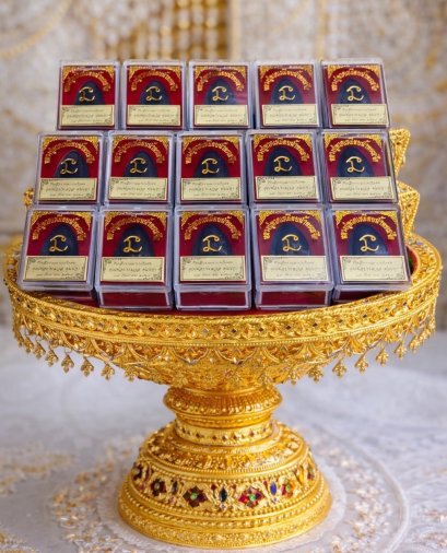 หลวงปู่ทวดใส่ซองผ้าไหมแก้ว - ของชำร่วยงานศพ