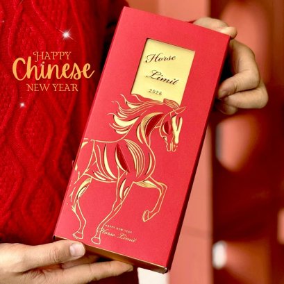 กล่องตรุษจีน CNY 2026 ลายม้าฉลุพิมพ์ทอง 2 ช่อง  5 ใบ