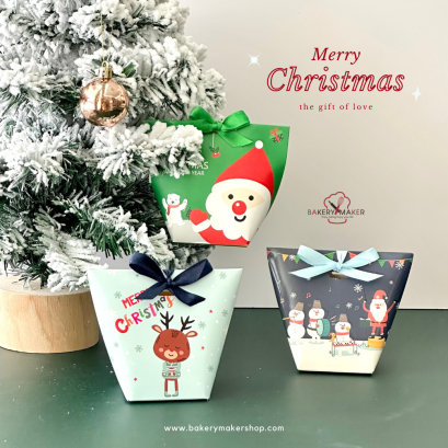 กล่องขนมX&#039;mas คละ 3 แบบพร้อมริบบิ้น แพ็ค 9 ใบ