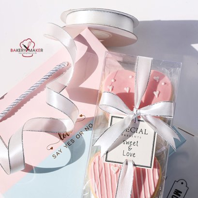 ริบบิ้นสีขาวขอบเงิน 1 ม้วน