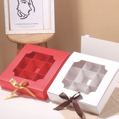 กล่องกระดาษ 9 ช่อง หน้าต่างใส พร้อมริบบิ้น แพ็ค 5 ใบ