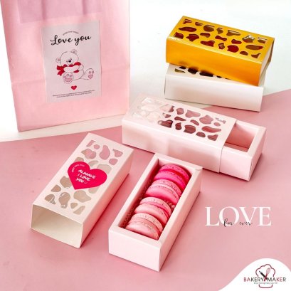 กล่องมาการอง   Macaroon ลายฉลุ 5  ใบ