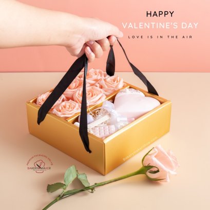 กล่องกระดาษสีทอง ฝาใส เชือกหิ้ว 5ใบ