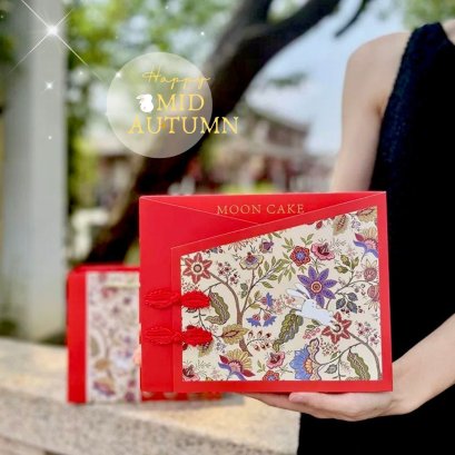 เซ็ทกล่องขนมไหว้พระจันทร์ 6 ช่อง 1 ชุด