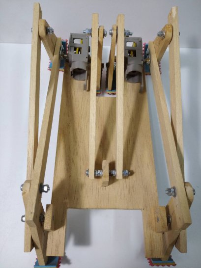 หุ่นยนต์เดิน 6 ขา ลำเลียงวัตถุ (ประกอบสำเร็จ) แบบแขนสั้น ไม่รวมรีโมต