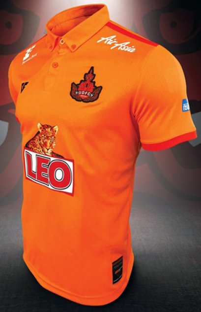 soccer teams with orange jerseys