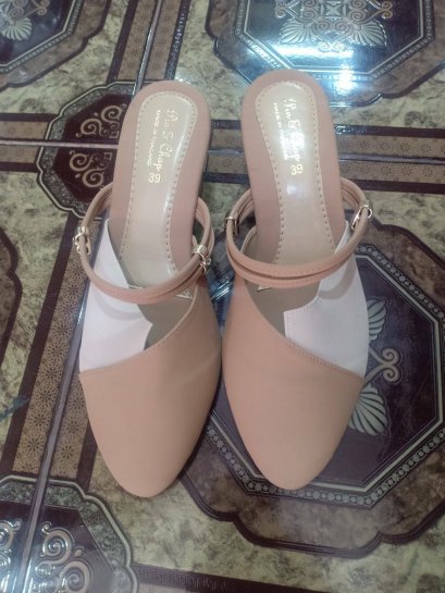 รองเท้าแฟชั่น ราคา180