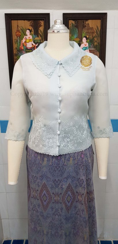 เสื้อไหมแก้วคอบัวแหลม