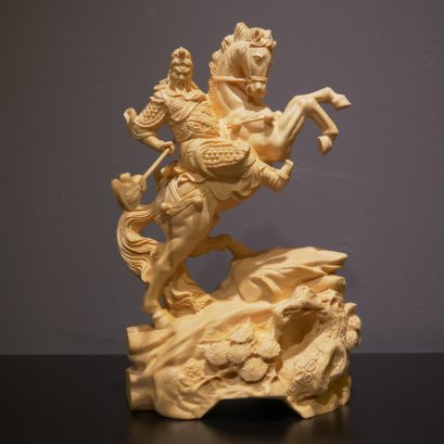 เทพเจ้ากวนอู ปางขี่ม้า ไม้หอมฮิโกนิ 30 cm.