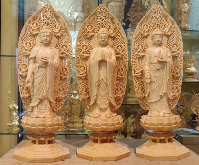 ไตรรัตนพุทธเจ้า(ซำปอฮุกโจ้ว) ไม้หอมฮิโนกิ 42.5 cm.