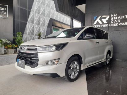Toyota Innova crysta 2.8V AT สีขาว ปี2019
