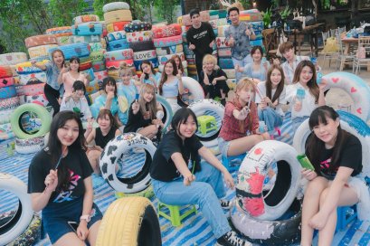 กุ้ง-ศรุดา นำทีมน้องๆ จิตอาสา Idol Exchange ร่วมเพ้นท์ยาง พร้อมส่งมอบขึ้นรถนำส่ง  Elephant Nature Park จ.เชียงใหม่