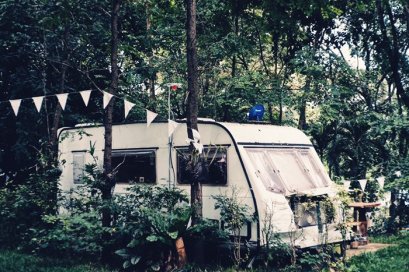 รีวิว Camp Out Korat นอนรถบ้านสุดคูล ที่สุดแห่งความฮิปสเตอร์ของภาคอีสาน