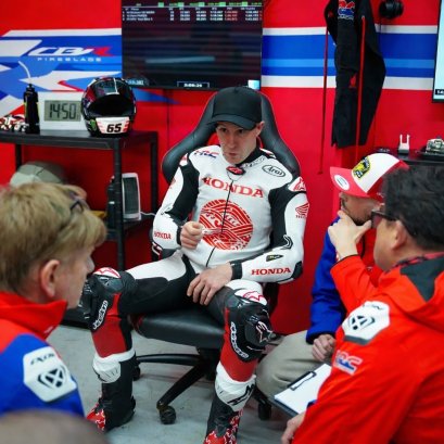 "ฮอนด้า" ชวนแฟนความเร็วชาวไทยเชียร์ "เวิลด์ ซูเปอร์ไบค์ 2026" ส่งนักบิดทดสอบดีกรีแชมป์โลก ควบ Honda CBR1000RR-R สนามแรก