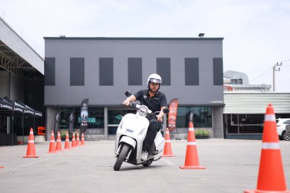 I-Motor จับมือ Asahi Denso ประเทศญี่ปุ่น เปิดตัวคันเร่งอัจฉริยะครั้ งแรกในไทย ยกระดับ EV Bike สัญชาติไทย เสริมความปลอดภัยทุกการขับขี่ คาดวางจำหน่ายปีหน้า