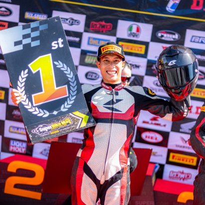 " ม้วนเดียวจบ! ZONTES 368K คว้าแชมป์รุ่น Scooter 400cc Open ในศึกสนามแข่งขัน SuperbikeMag. com Trackday & Trophy"