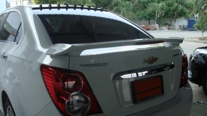 15.Rear Spoiler With Break Light