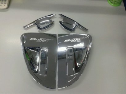 7.ถาดรองมือเปิดประตู