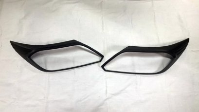 4.ครอบไฟหน้า (ผิวดำในตัว)