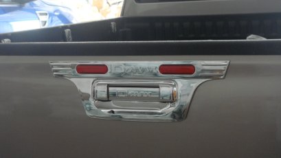 16.ถาดรองมือเปิดท้าย