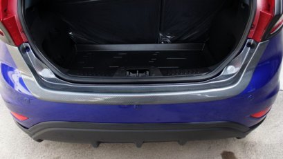 11.Rear Bumper Step Cover (Carbon)