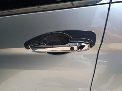 4.ถาดรองมือเปิดประตู (ผิวดำในตัว)