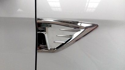 4.ครอบแก้มข้าง