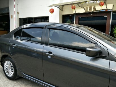 1.กันสาดข้างประตู