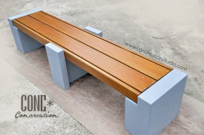 ม้านั่งสนามยาว