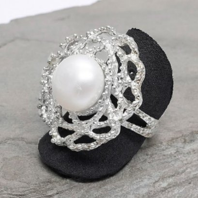 Sterling Silver Ring with Fresh water Pearl