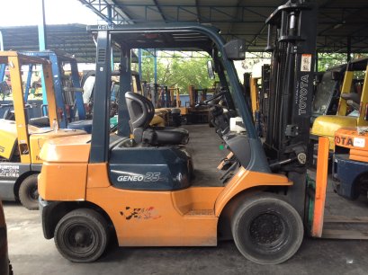TOYOTA FORKLIFT / 02-7FD25 / 3.5 m