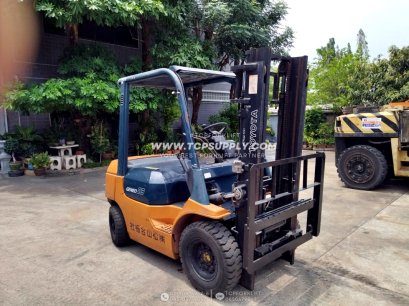 TOYOTA FORKLIFT / 7FD23 / 3.0 m