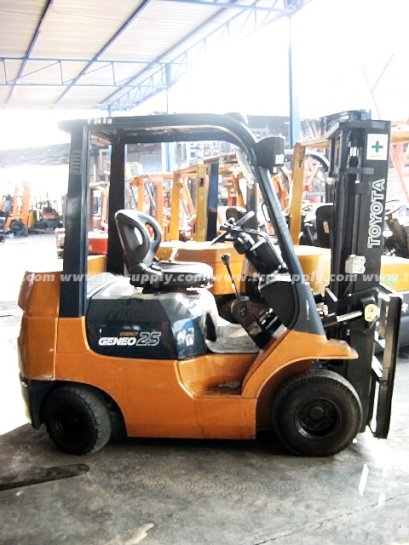 TOYOTA FORKLIFT / 7FGK25 / 3.0 m