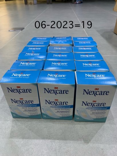 (exp 06-2023) Nexcare Waterproof Sterile Bandages 65x25 mm (ราคาต่อ 1 กล่อง = 100 ชิ้น)สินค้าตามสภาพ
